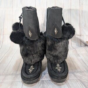 Manitobah Mukluks Black Suede and Fur Boots with Beading - US Women's 9